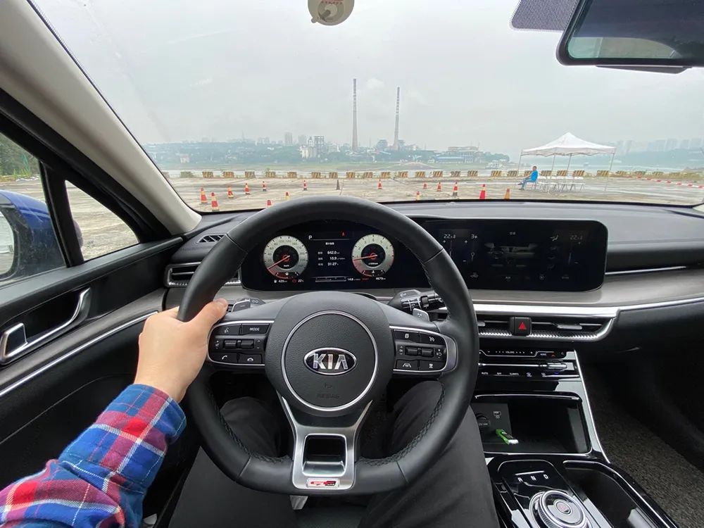 起亚k52016款2.0lhybridgls,2012款2.4l起亚k5自动premium特别版