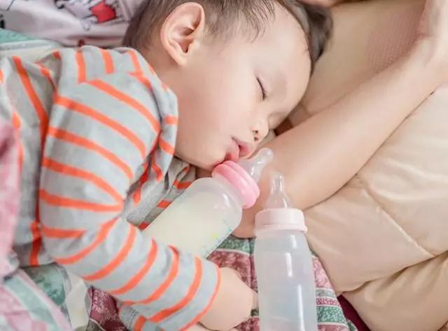 宝宝缺铁的表现及解决方法,孩子缺铁后果很严重一定要早发现