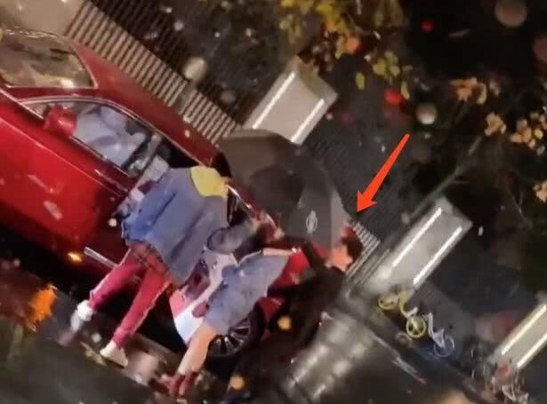 王思聪2010年回国照片,王思聪刚回国的微博