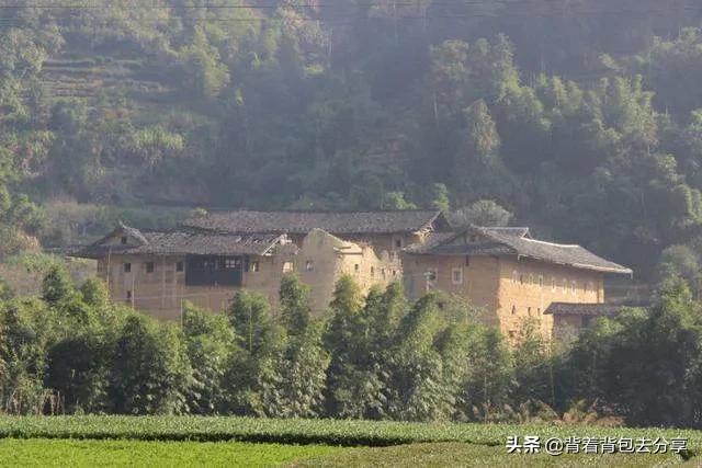 浙江安徽江西福建四省游客，可半价游览，省内近二百多家景区