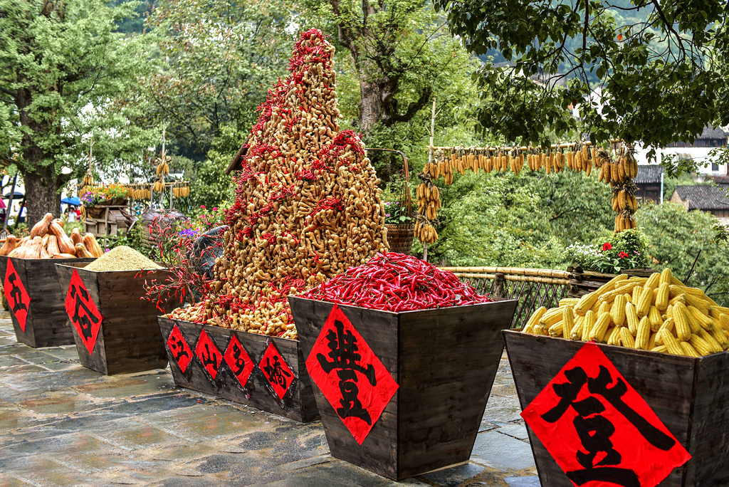 青山遮不住毕竟东流去是谁说的,青山遮不住毕竟东流去出自哪首诗