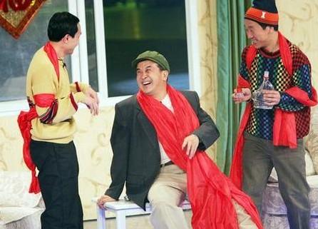 黄宏与李天一的照片,李天一的干爹黄宏现在怎样