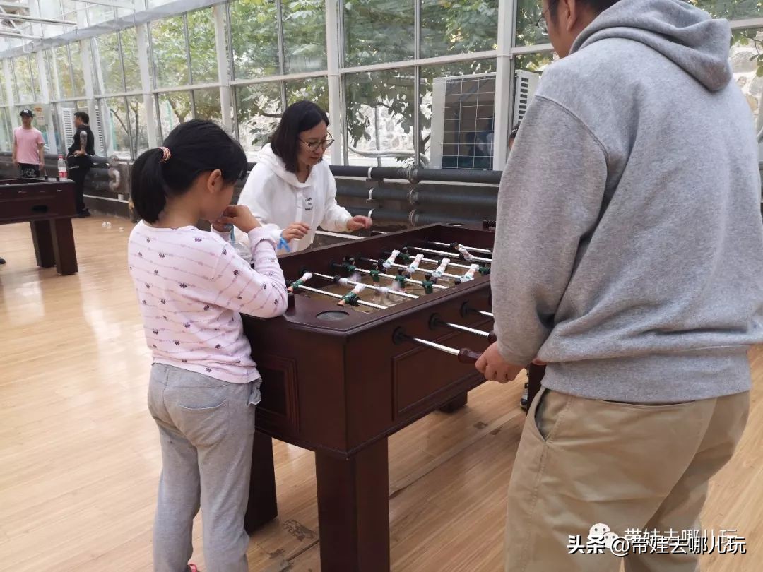 住别墅、滚草坪、躺在床上看电影，密云轻奢营地的花样玩法