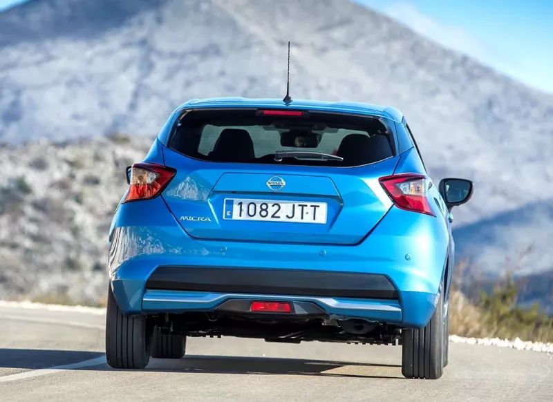 飞度对比玛驰,日产玛驰对比本田飞度怎么选