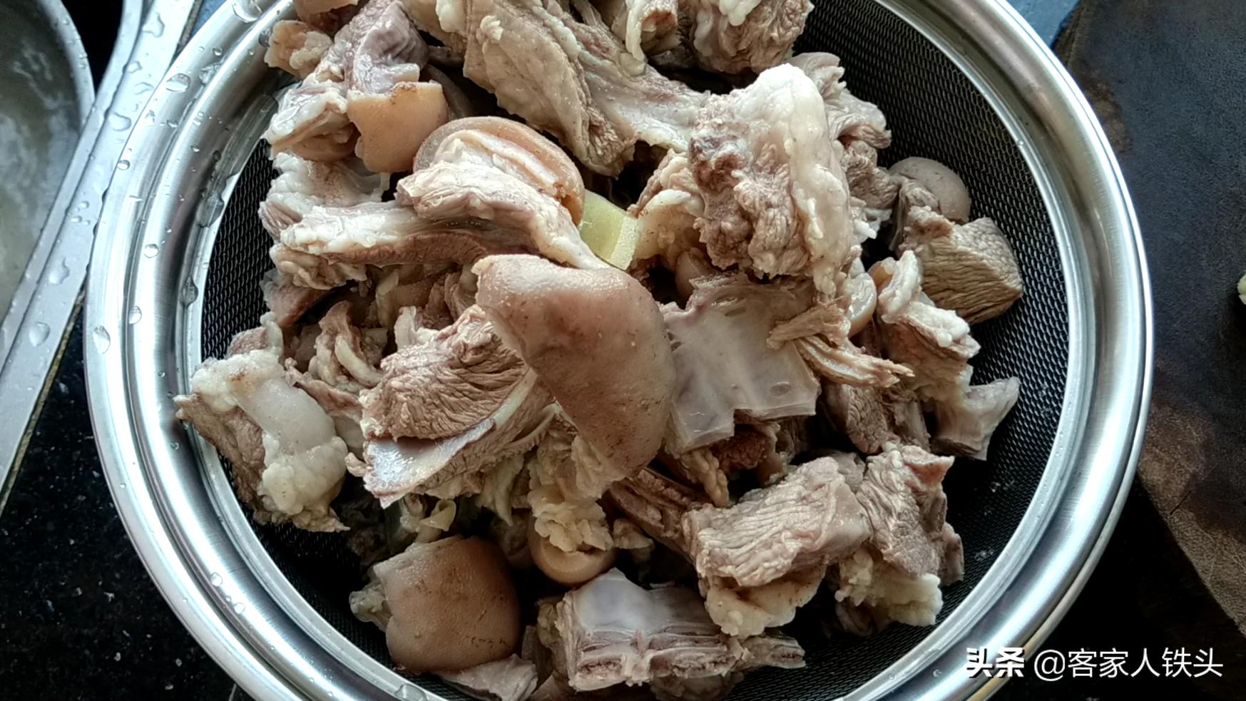 冬天的羊肉怎么样烧才好吃,天冷了炖点羊肉最正宗的做法