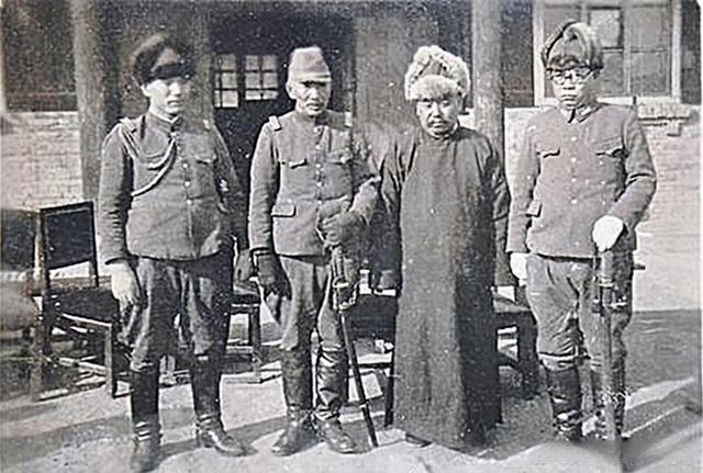 谢文东和贺晋年,民国悍匪谢文东