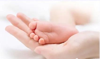 足部按摩促进婴儿生长发育,宝宝发育科普视频