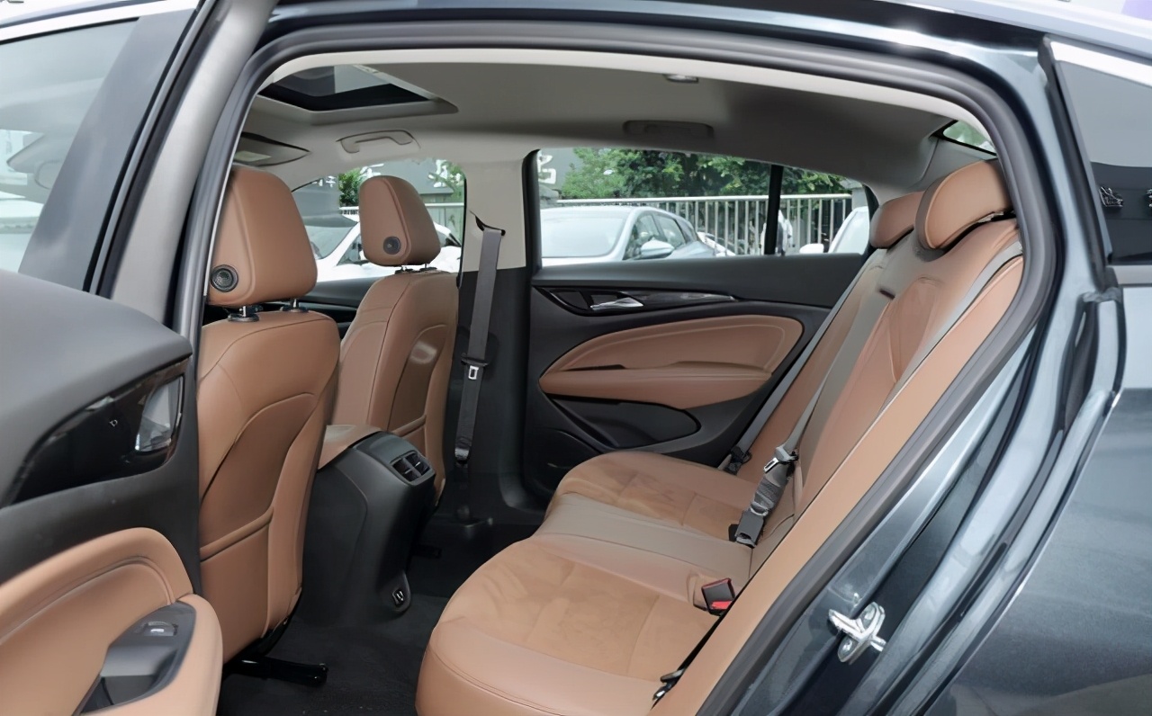 别克君威2015款1.6t精英技术版,别克君威车型哪款性价比高