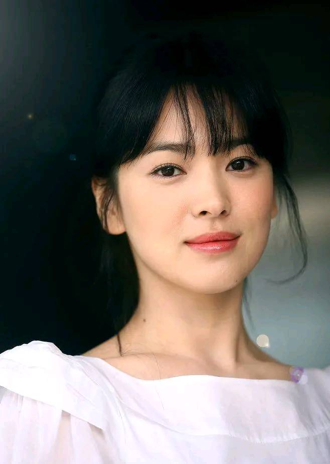 刘亦菲明星护肤步骤全过程,宋慧乔刘亦菲服装对比