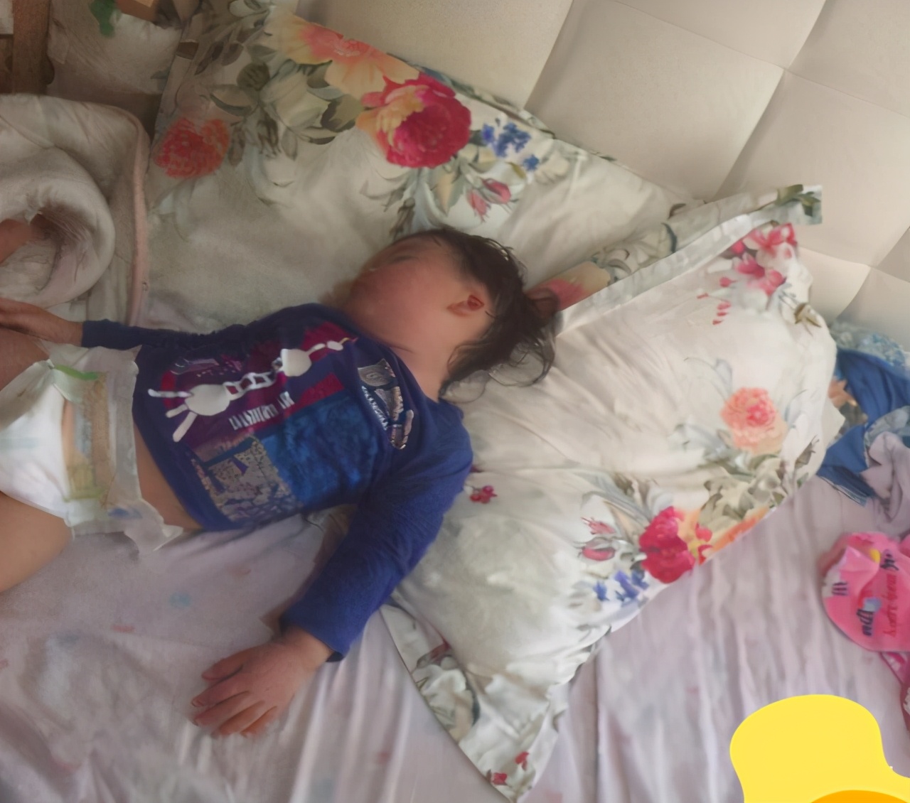 天冷了孩子踢被子,天冷了怎么防止小宝宝踢被子