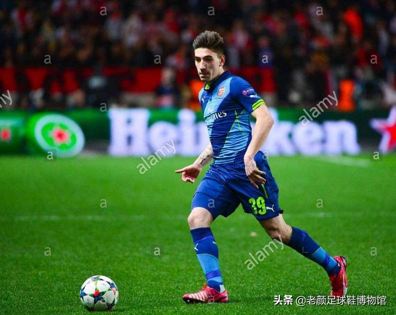 曾经风靡98世界杯的彩色pumaking,如今低调变身成贝莱林小黑鞋