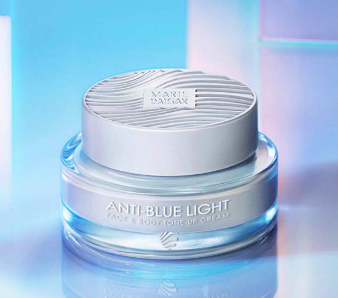 想要底妆细腻服帖不卡粉,底妆秘诀零毛孔无暇底妆至关重要