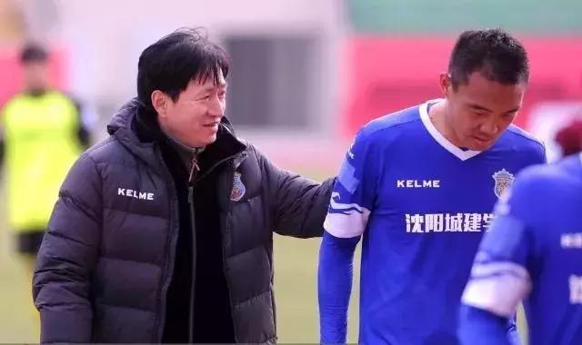 三浦知良踢了1000场比赛,三浦知良中国