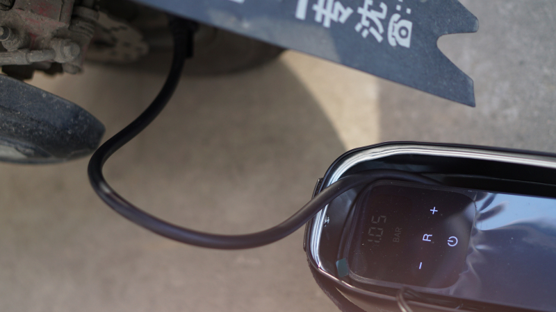 有了70迈汽车轮胎充气泵，我打算在家门口摆个充气摊位赚钱了