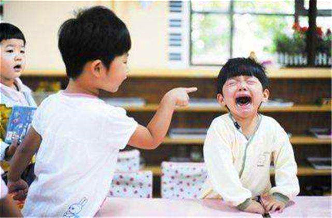 孩子在学校被打父母怎么处理最好,孩子在学校被打要怎么解决问题