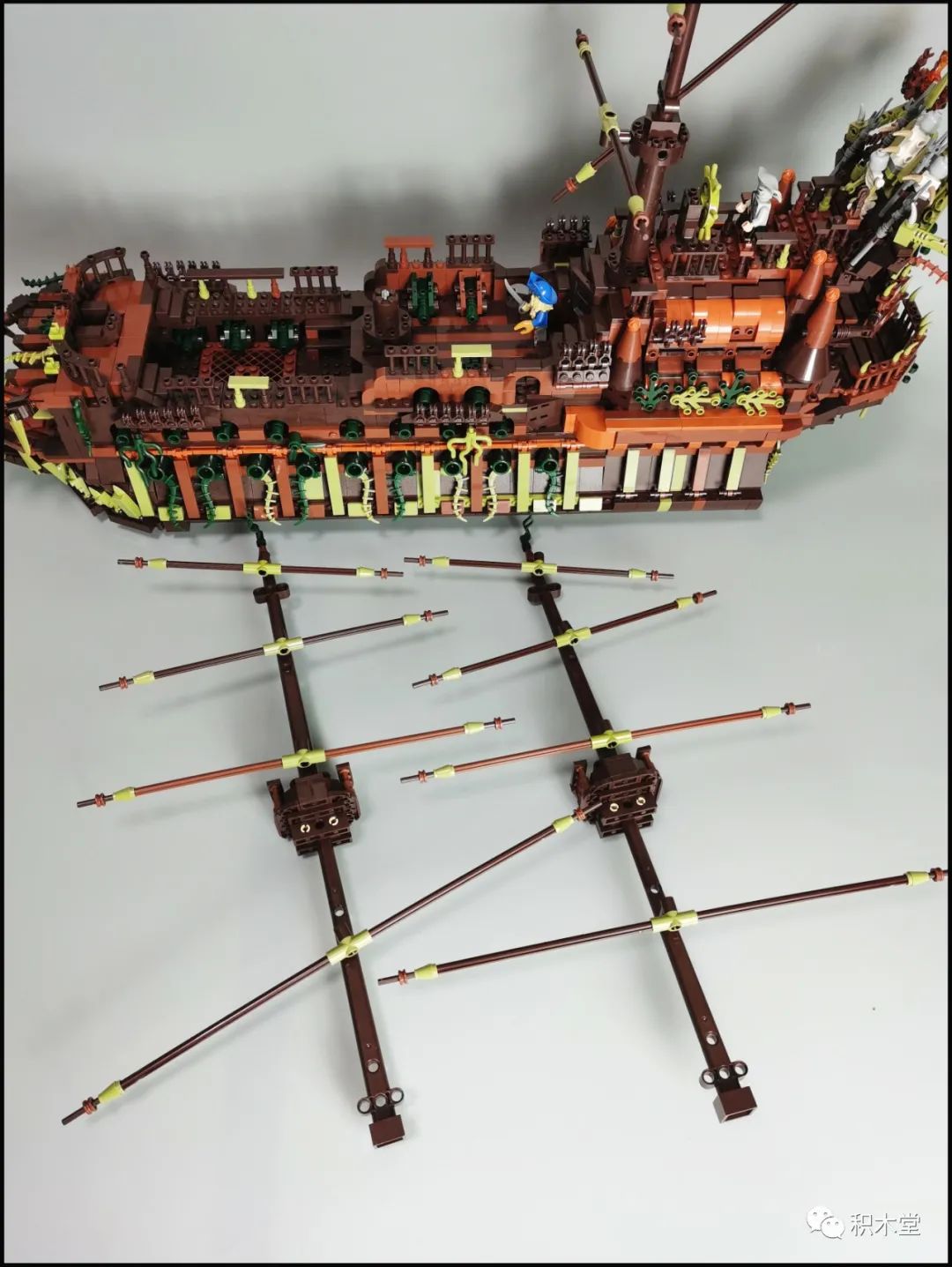 飞翔的荷兰人号为什么能潜水 (鬼船和飞翔的荷兰人号哪个更牛)