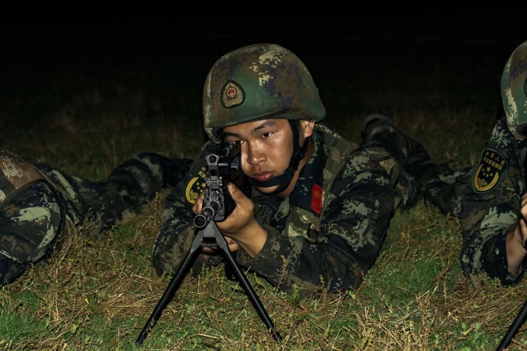 实弹射击训练中未爆弹,夜间实弹射击战术