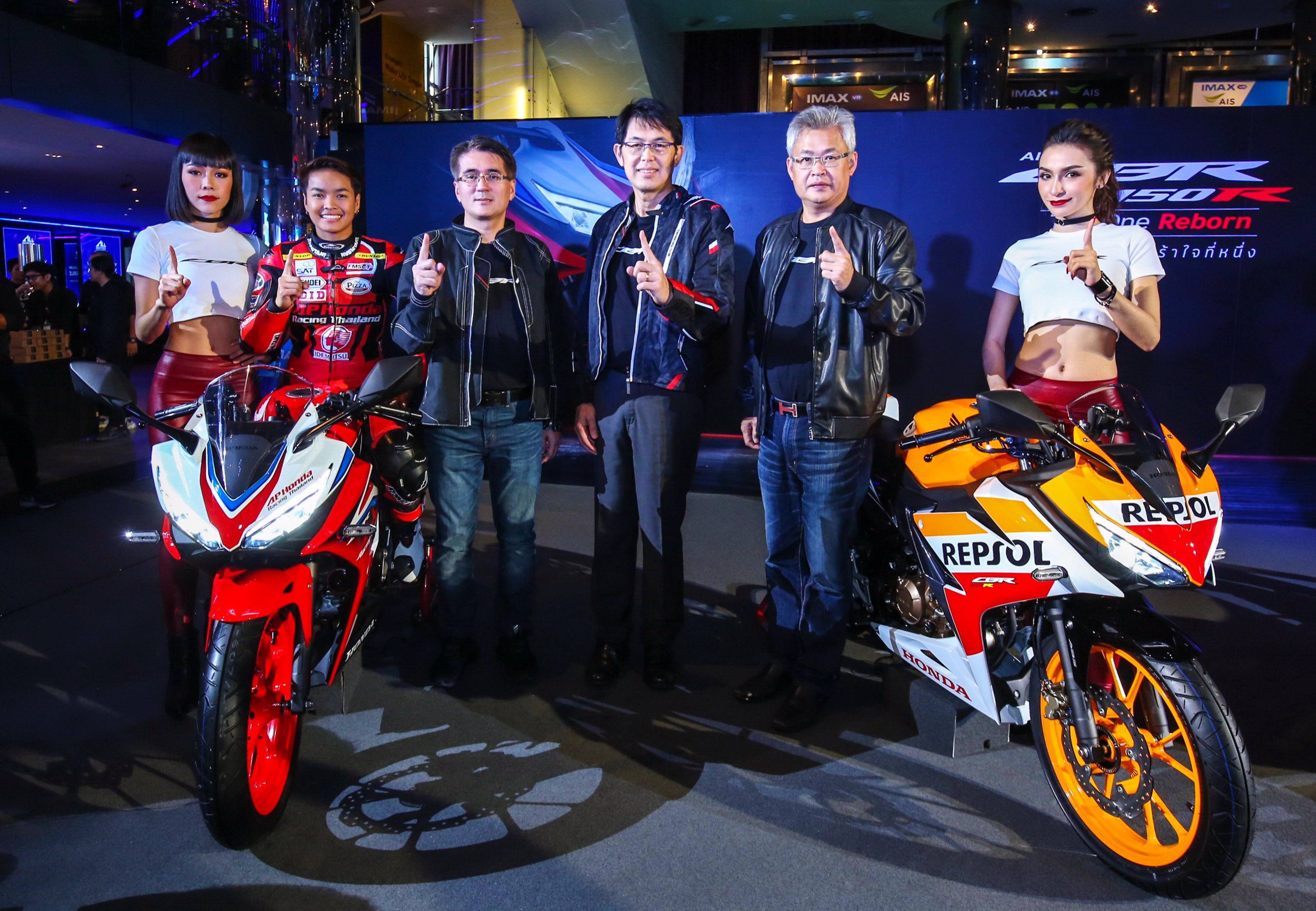 honda新一代cbr1000rr赛车亮相,本田cbr250rr中国上市