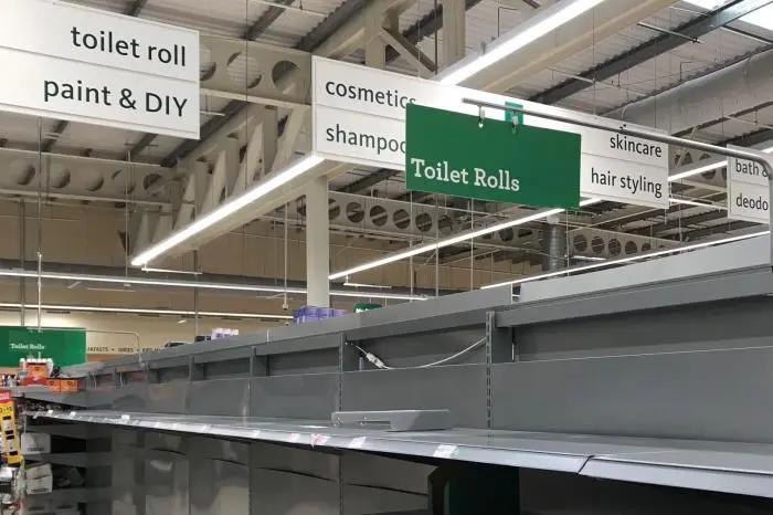 日本民众囤厕纸,日本人用的手枪玩具