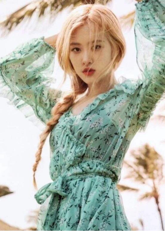 朴彩英无袖背心 (朴彩英adidas背心)