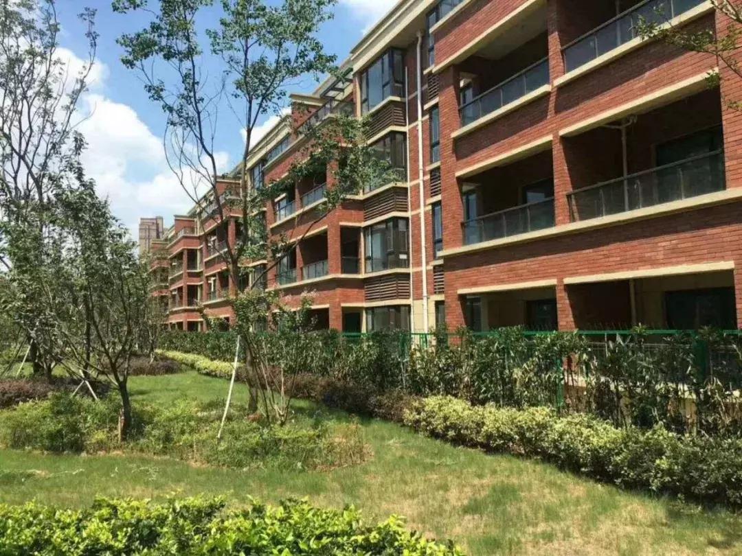 亚泰山语湖什么人买,亚泰山语湖在哪里买