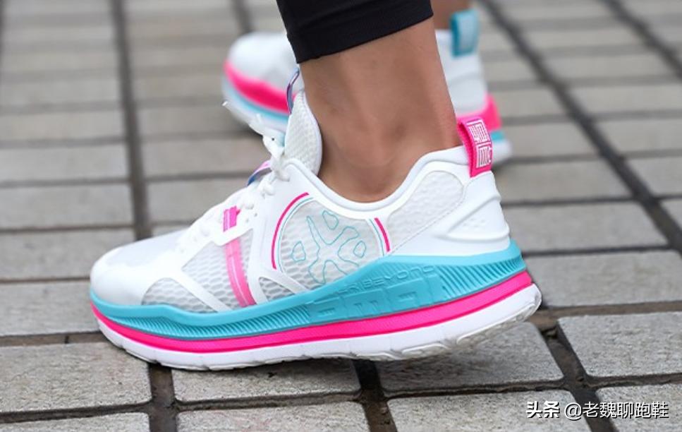 为什么跑步新手不推荐碳板跑鞋,为什么跑步不推荐穿篮球鞋