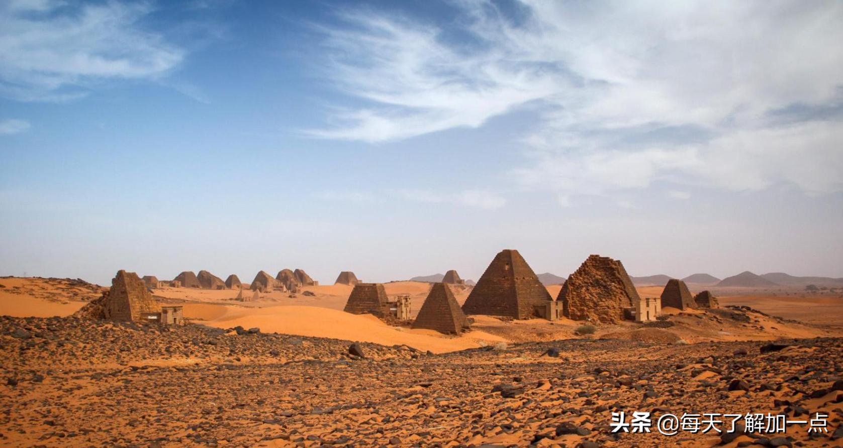 探秘古埃及神秘的金字塔建筑,考古学家发现金字塔遗迹