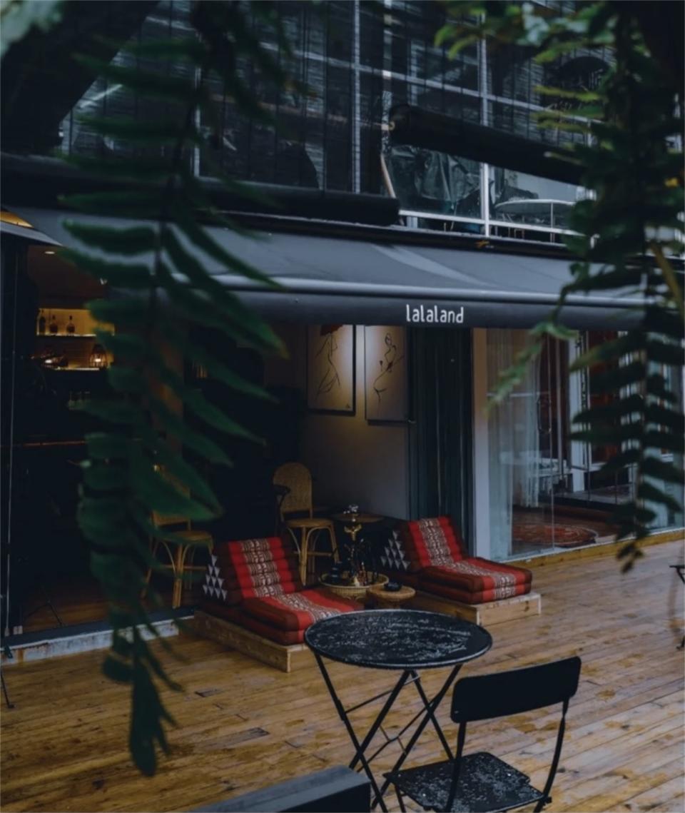 黄泥磅紫薇路晚上营业到几点,黄泥塝紫薇路酒吧一条街摆摊