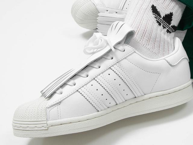 阿迪贝壳头经典款直播,阿迪贝壳头50周年