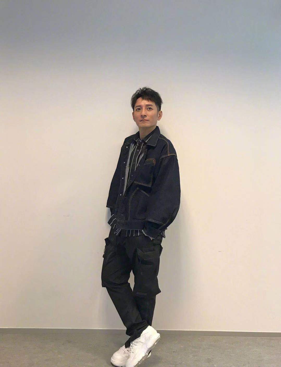 李维嘉社媒发文回应争议,李维嘉被怼的视频