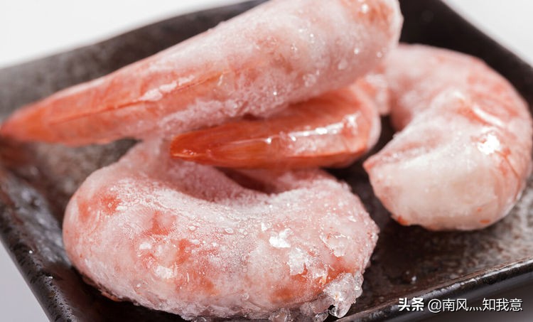 吃虾子是要虾头好还是不要虾头好,为什么有人吃虾不剥壳