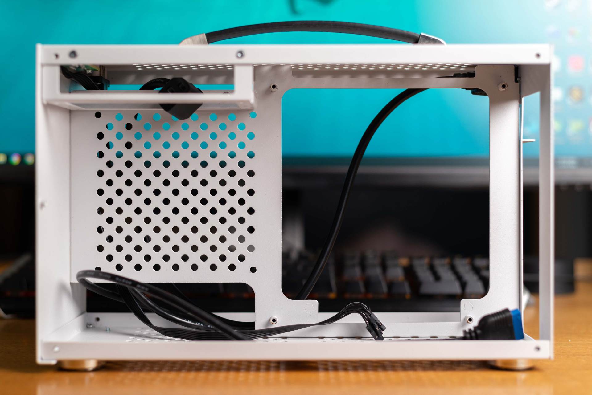 超频三蜂鸟i100pro散热改造,超频三蜂鸟2代itx机箱