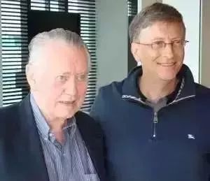 戴15元手表，租一居室，秘密捐出560亿，他真正活出了上帝模样！