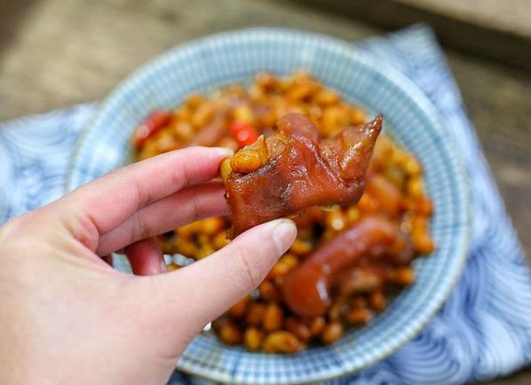 黄豆炖猪蹄可以直接煮烂吗,黄豆炖猪蹄怎么才能软烂