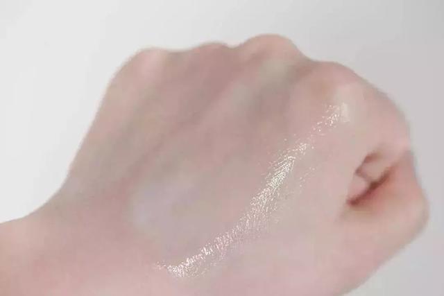 这个防晒喷雾有点豪!砸了几十万到李佳琦直播间,就为了冒个头