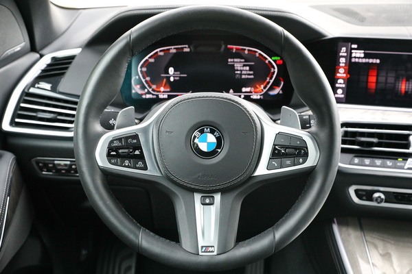 宝马x5深度评测进口f15,宝马x5m黑武士2021款内饰