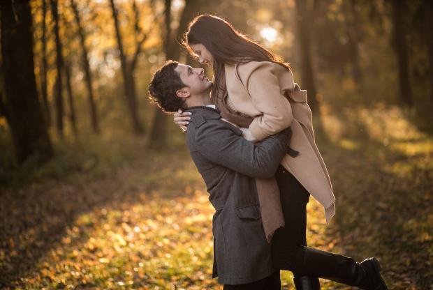 “儿媳一支口红800，嘴是金子做的吗”“我工资一万八，我乐意”