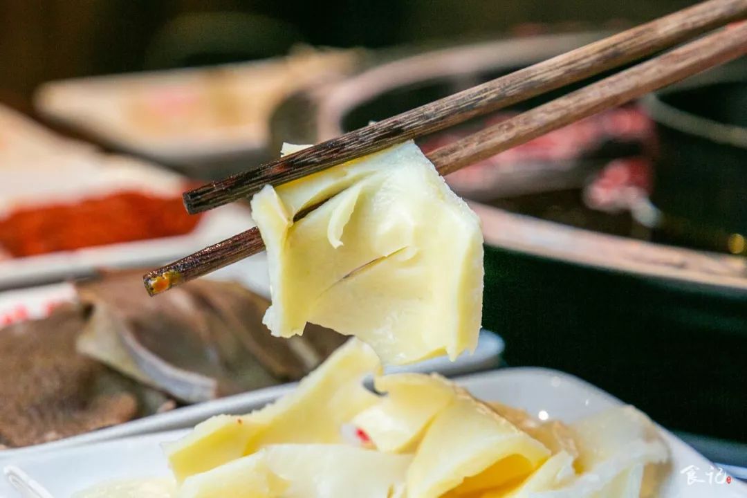 自助毛肚火锅不限量套路,天天排队的火锅