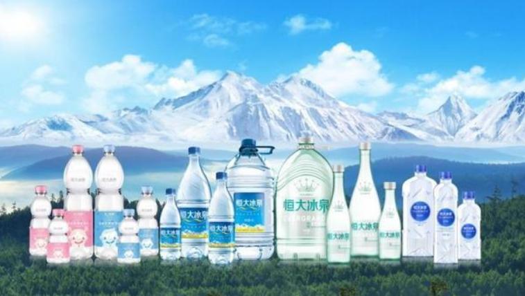 恒大冰泉与农夫山泉排名哪个更高,农夫山泉与恒大冰泉发生了什么