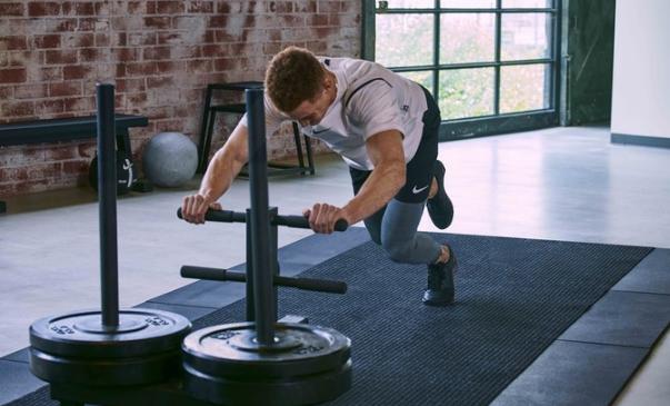 健身房穿aj配什么袜子,健身房穿跑步鞋还是训练鞋