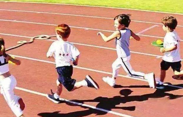 儿童走路外八字怎么解决,小孩走路外八字如何改变