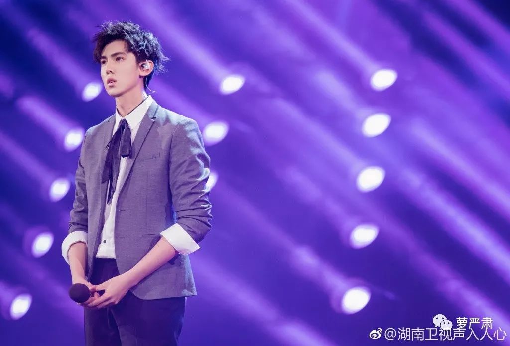 一开始我以为爱上了实力派,没想到他们还全是梗王