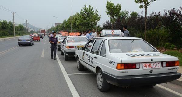 为啥有的人科目三考不了,为什么科目三教练不上车