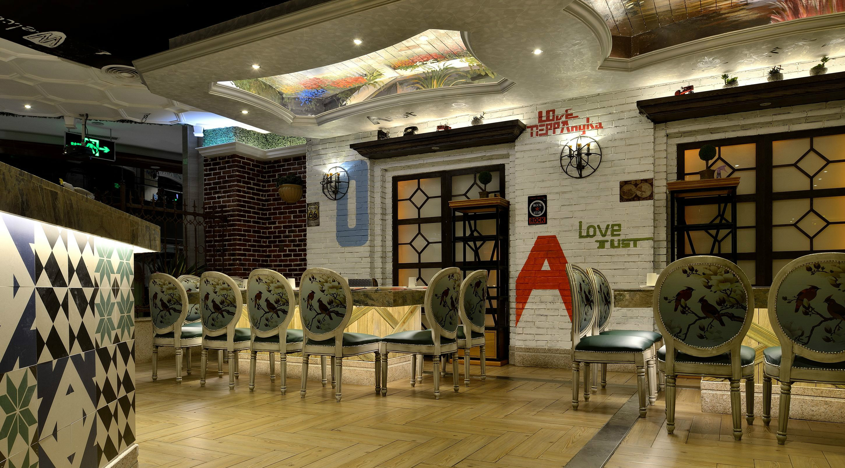 烧烤火锅店最新装修风格,特色火锅烤肉店装修