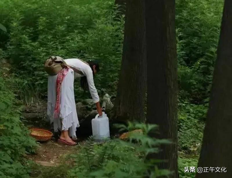 隐居终南山小龙女,一人隐居生活