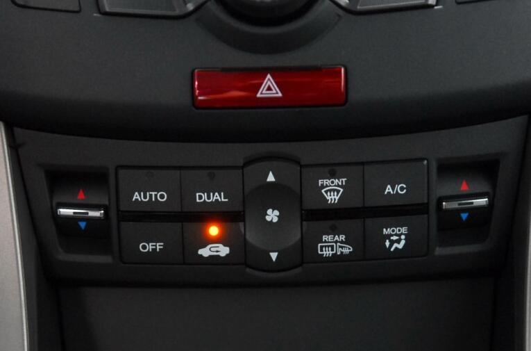 思铂睿2.4加速对比十代雅阁2.0,14年雅阁对比15年思铂睿