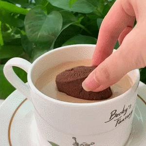 多亏这几块钱的快乐，最近我每天都幸福得冒泡