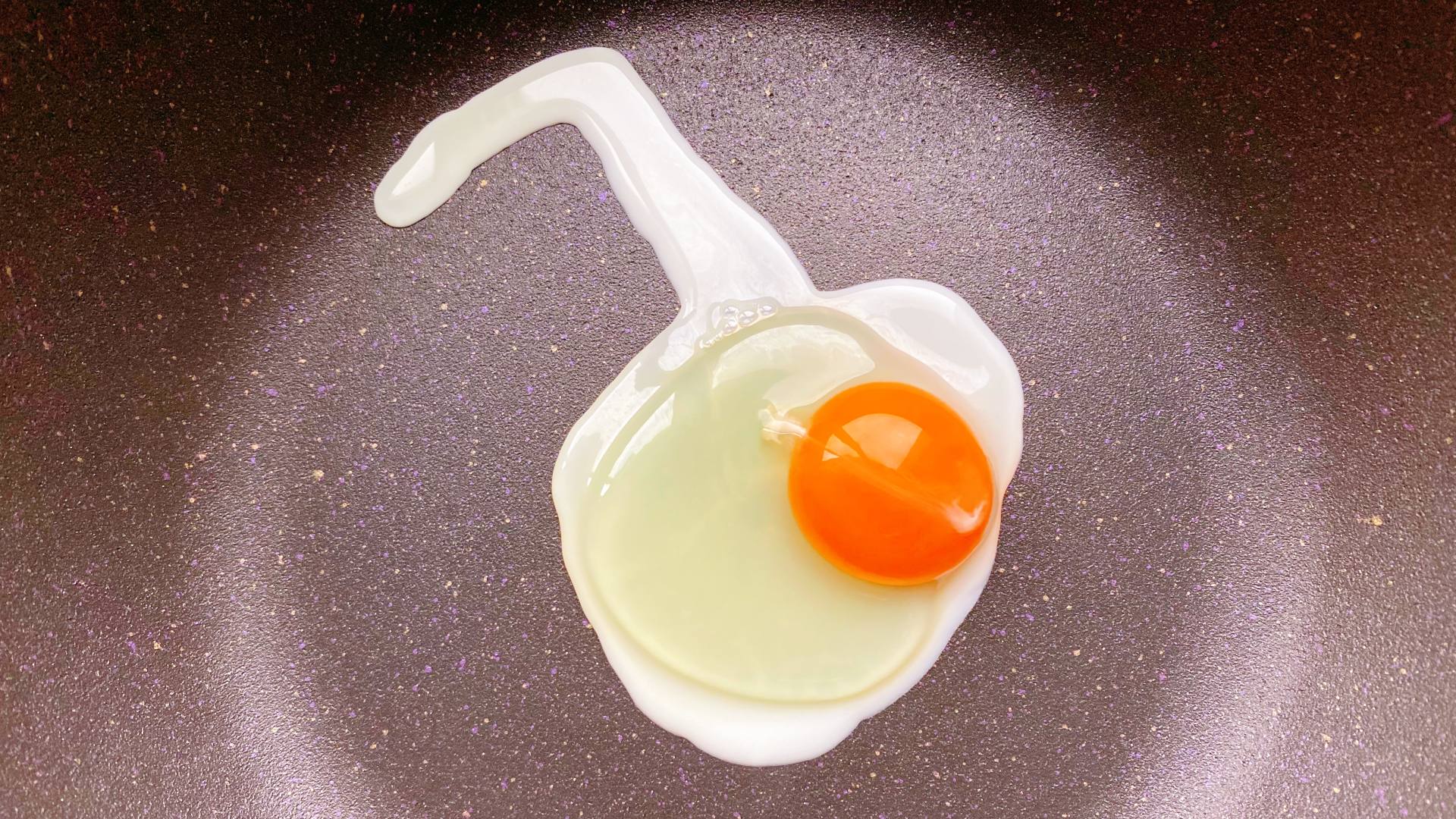 走近氪学|粘锅退款!打死都不粘的不粘锅?