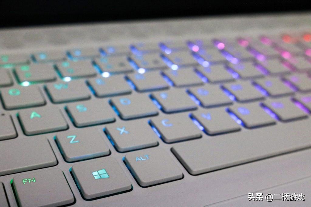 外星人m15r63070,外星人m15r62021款评测