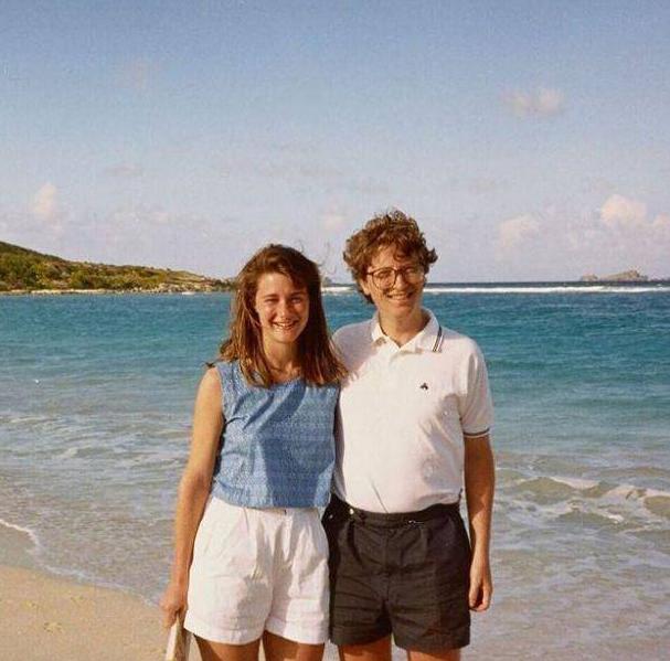 比尔盖茨夫妇结束27年婚姻,27年离婚夫妇